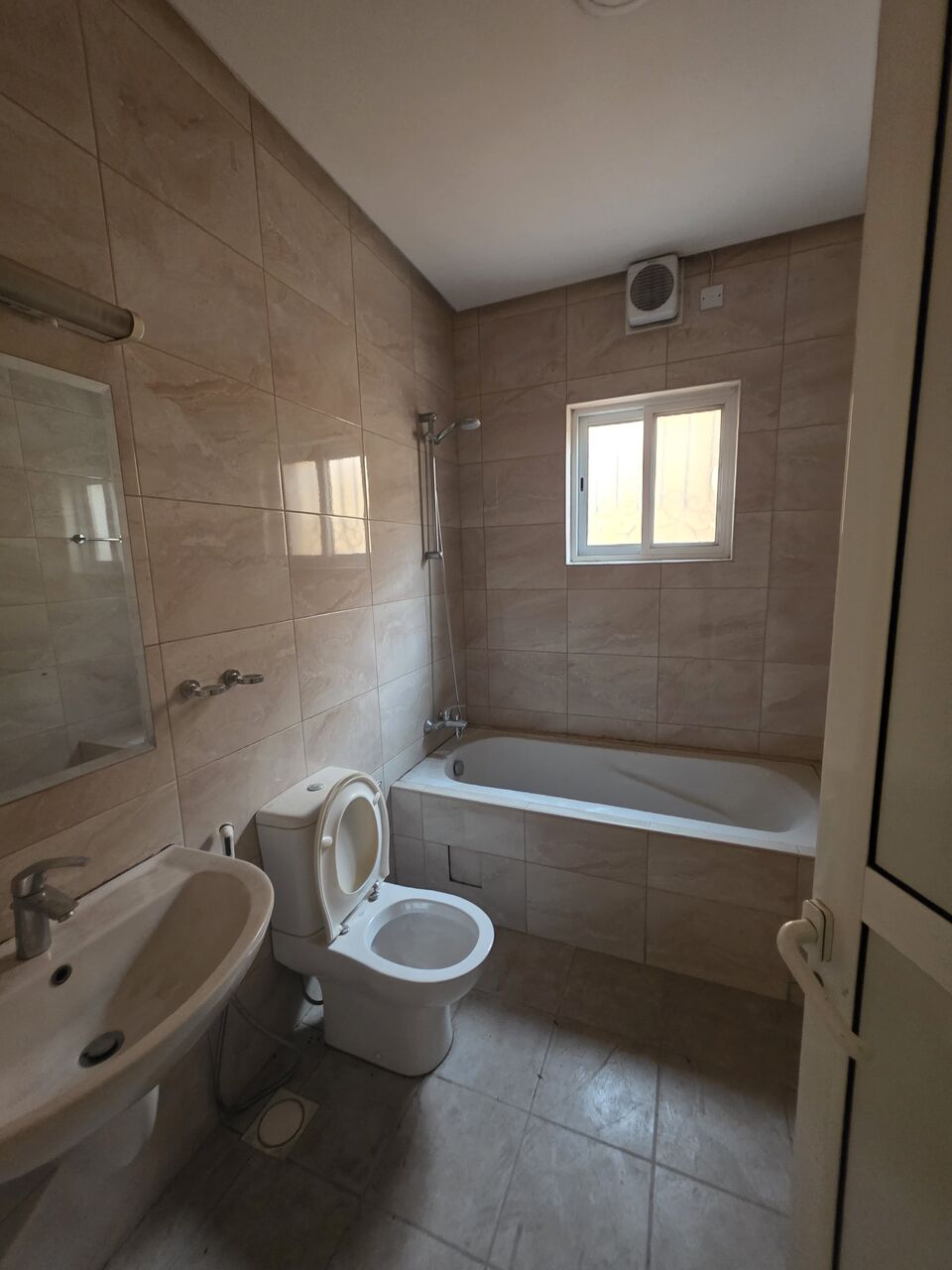 Arad, Bedspace For Rent, BHD 180,  Specious Flat For Rent In Arad