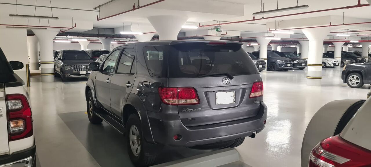 Jeddah, Vehicles, Cars & Trucks , SAR 27,  Toyota Fortuner,  2008,  Automatic,  406000 KM,    For Sale For SR: 27,000 (KM: 406000)