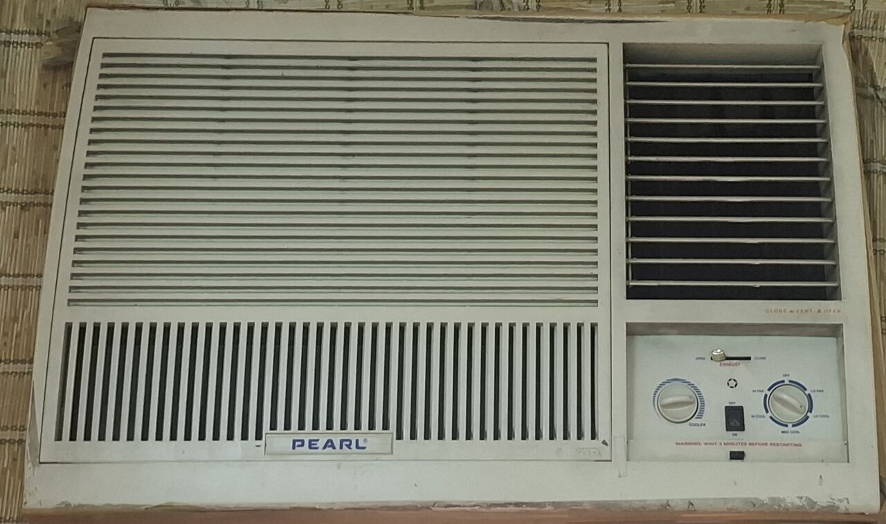 Gudaibiya, Air Conditioners, BHD 100,  Tv.cupboard.dressing Table.ac