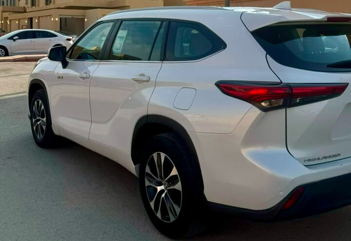 Riyadh, Vehicles, Cars & Trucks , SAR 130,  Toyota Highlander Hybrid,  2023,  Automatic,  45 KM,    Full Option All Original Paint Without Accident