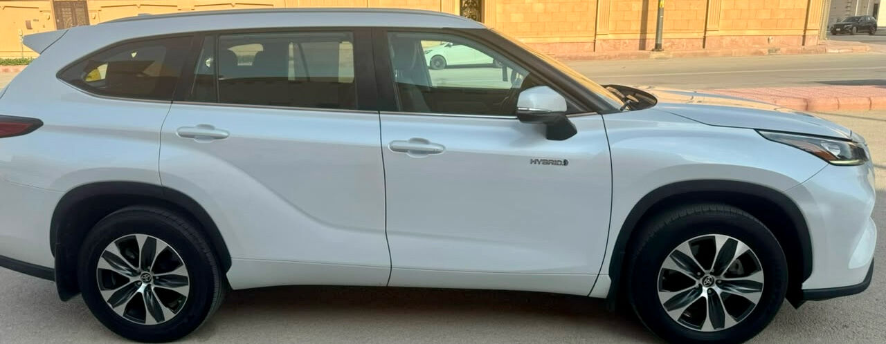 Riyadh, Vehicles, Cars & Trucks , SAR 130,  Toyota Highlander Hybrid,  2023,  Automatic,  45 KM,    Full Option All Original Paint Without Accident