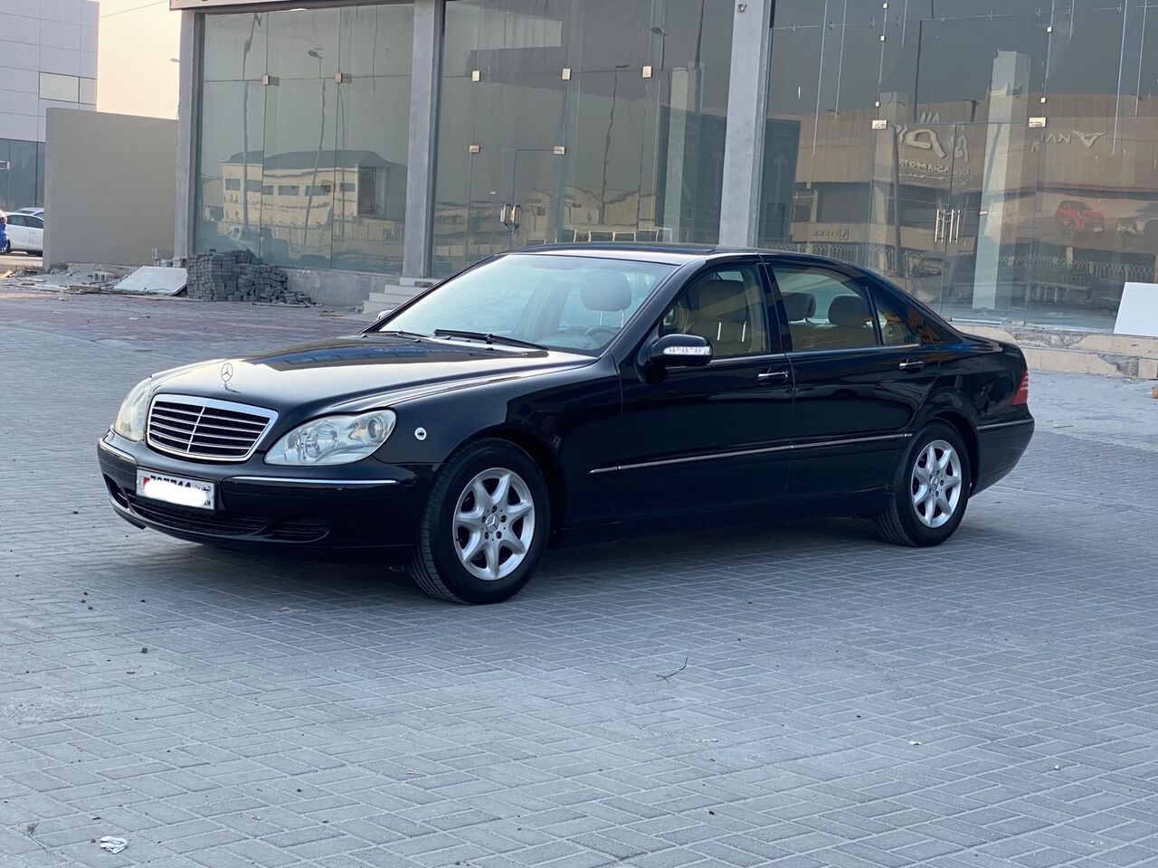 Manama, Vehicles, Cars & Trucks , BHD 1900,  Mercedes Benz S-350,  2003,  Automatic,  133550 KM,   /  (Black)