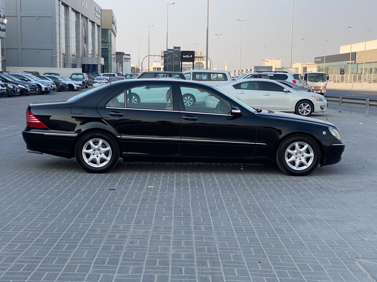 Manama, Vehicles, Cars & Trucks , BHD 1900,  Mercedes Benz S-350,  2003,  Automatic,  133550 KM,   /  (Black)