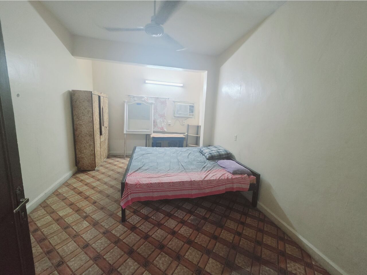 Jubail, Apartments, Flats, Houses & Villas, SAR 22000/year,  3 BR,  1600 Sq. Meter,  3BHK  Semi Furnished Family Flat ,Double Entrance 1st Floor  22000/Year
