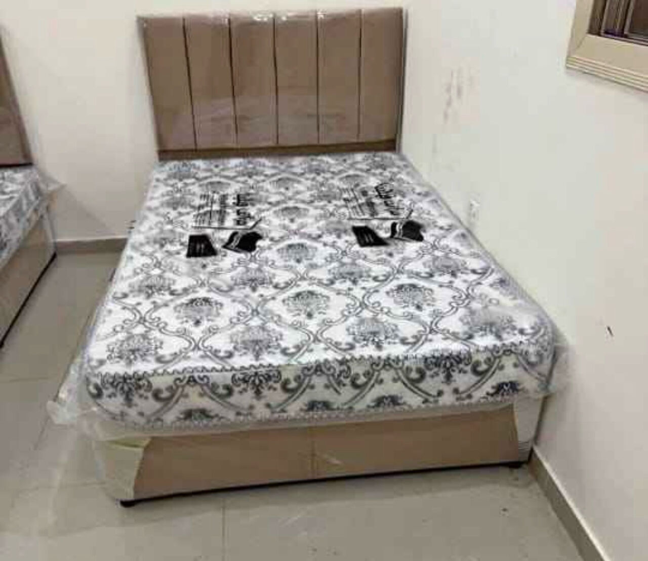 Jeddah, Furniture, SAR 5,  New Medium Size Bed With Mattress Available In Low Price