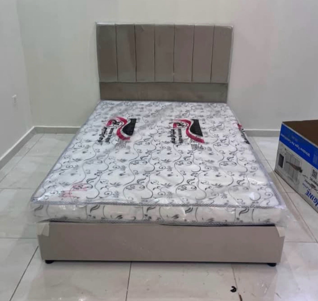 Jeddah, Furniture, SAR 5,  New Medium Size Bed With Mattress Available In Low Price