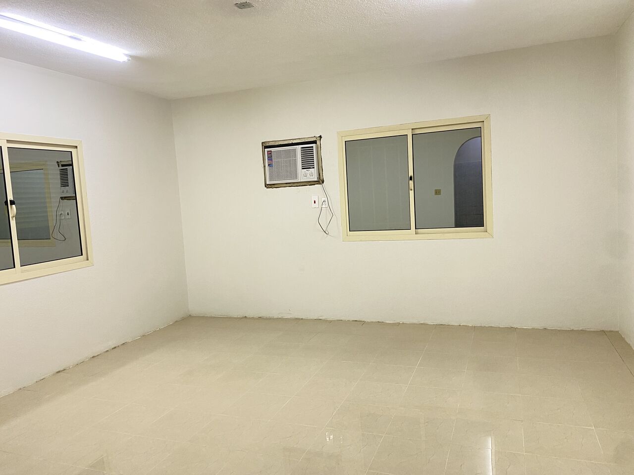 Jubail, Rooms for Rent, SAR 1000/month,  1 BR Spacious Room For Only Single Executive Bachelor