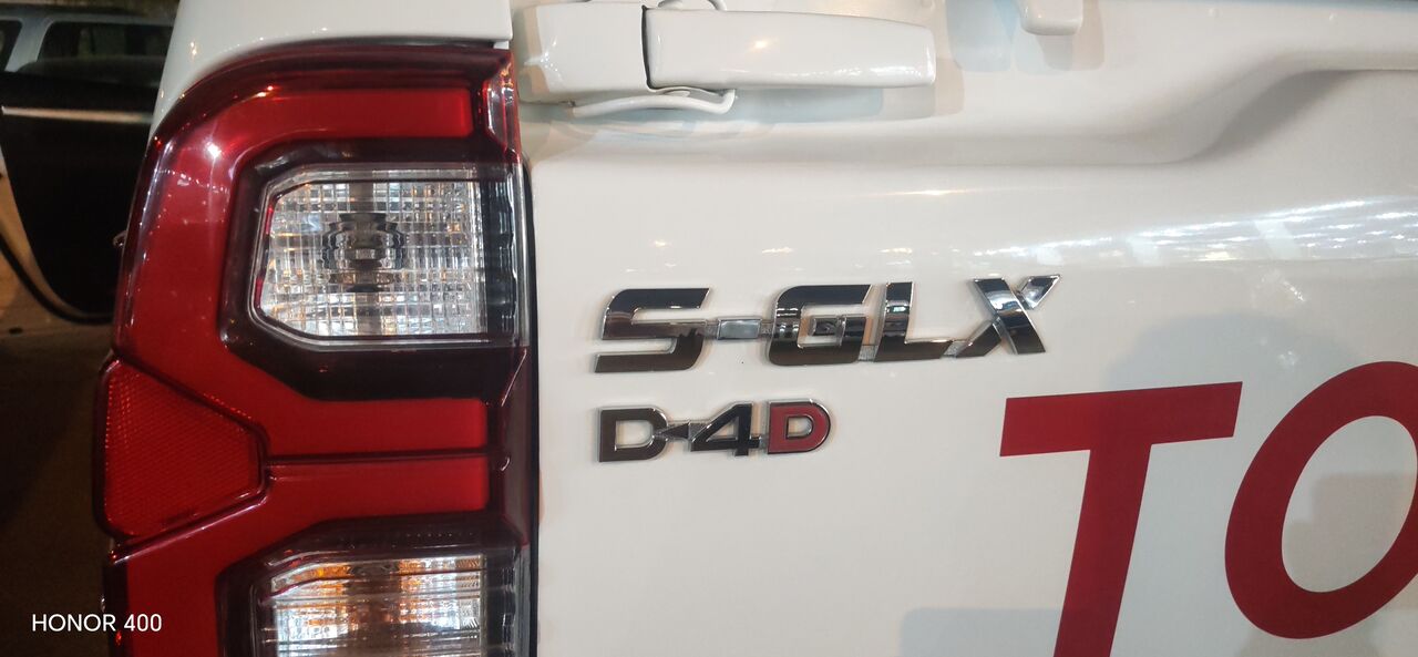 Riyadh, Vehicles, Cars & Trucks , SAR 118000,  Toyota Hilux,  2024,  Automatic,  115000 KM,