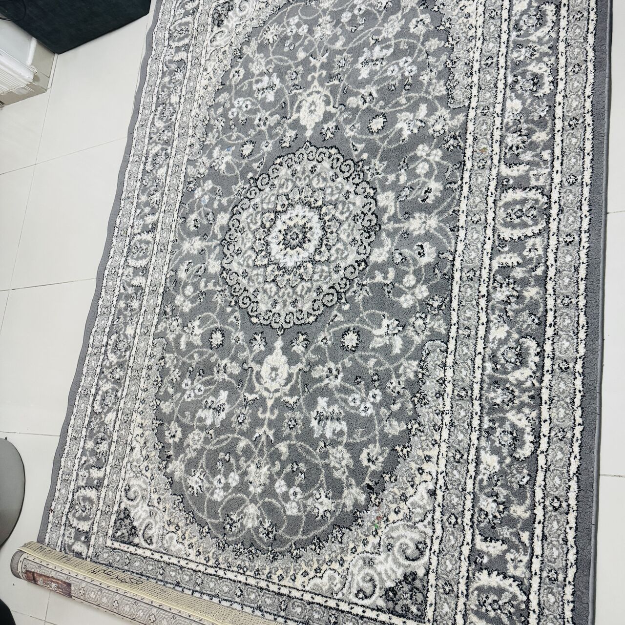 Jeddah, Household Items, SAR 120,  Turkish Carpet Excellent Condition ( 150 X 230 Cm)
