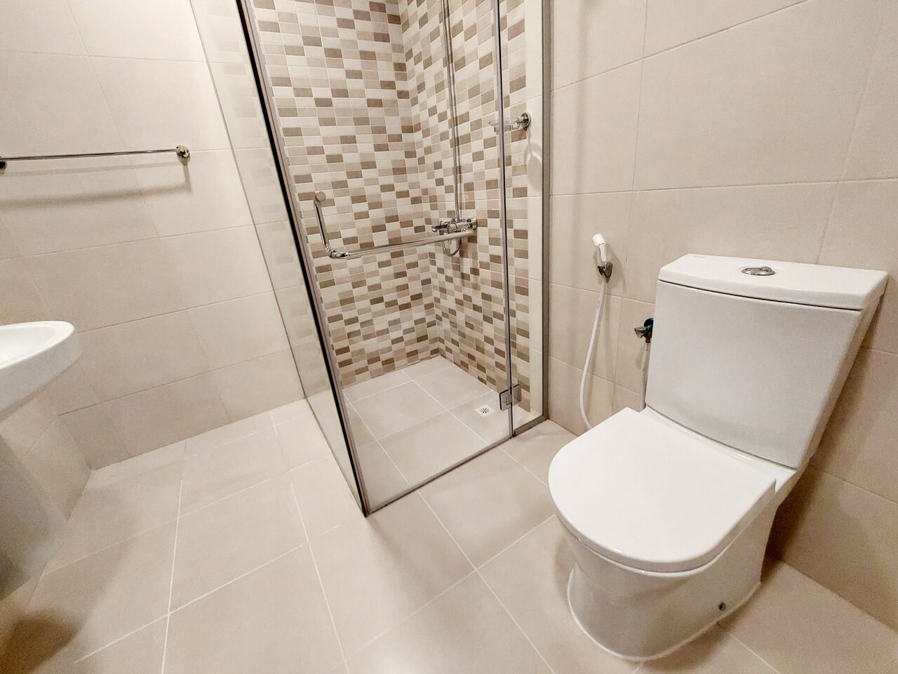 Mahooz, Apartments, Flats, Houses & Villas, BHD 300/month,  2 BR,  SEMI FURNISHED TWO BEDROOM FLAT FOR RENT IN MAHOOZ