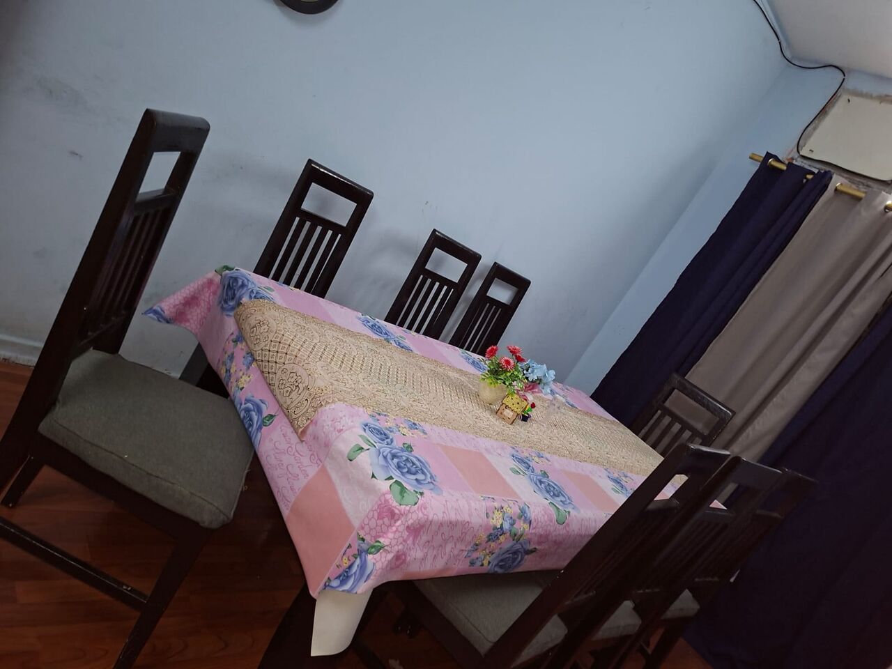 Hara, Furniture, SAR 800,  8 SEATER DINING TABLE FOR SALE