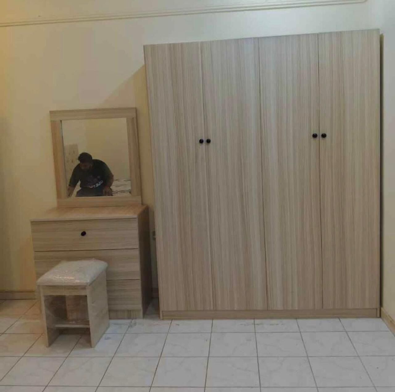 Jeddah, Furniture, SAR 1,  4 Doors Wardrobe And Dressing Table Available