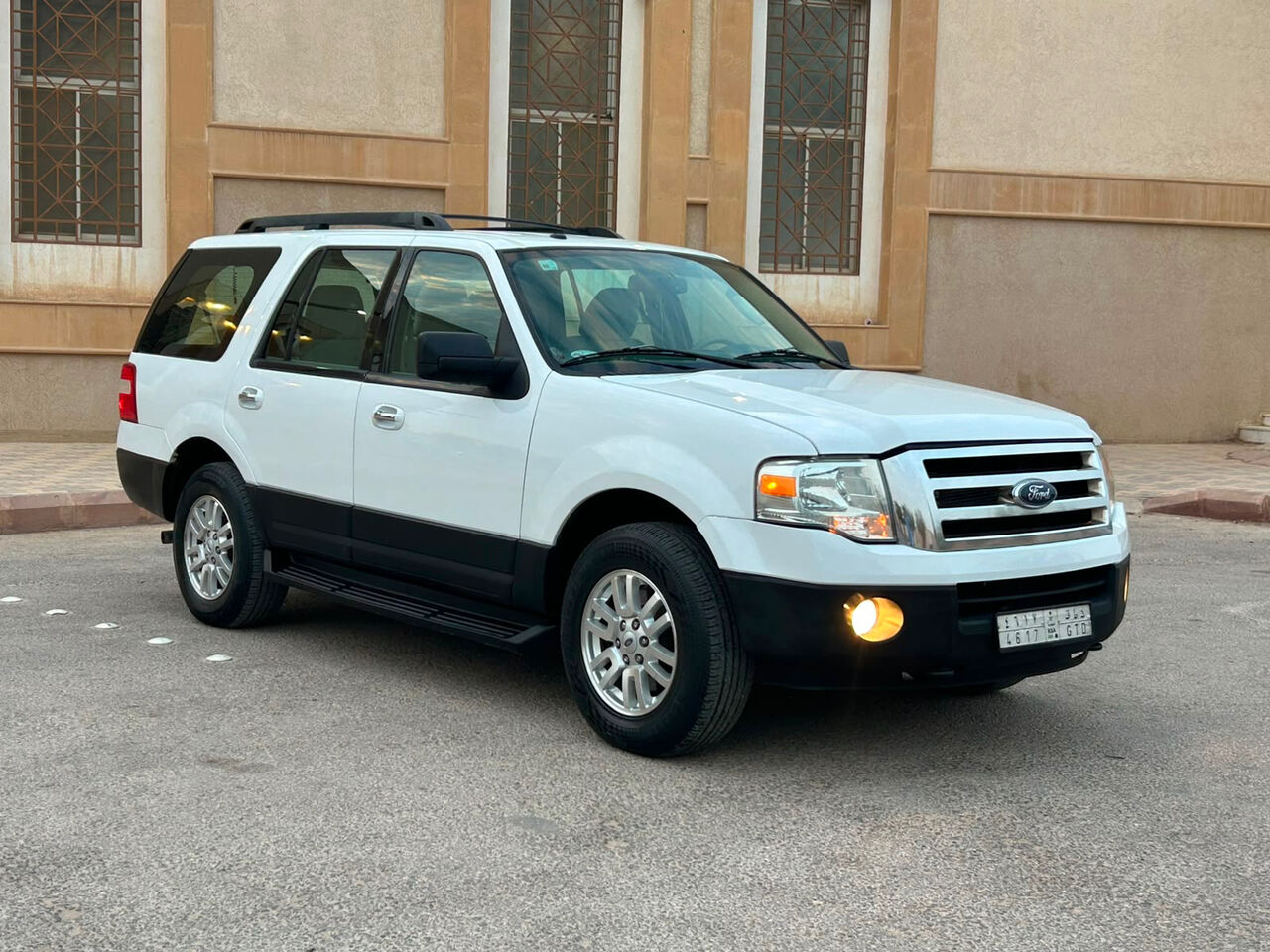 Riyadh, Vehicles, Cars & Trucks , SAR 22000,  Ford Expedition,  2012,  Automatic,  290000 KM,