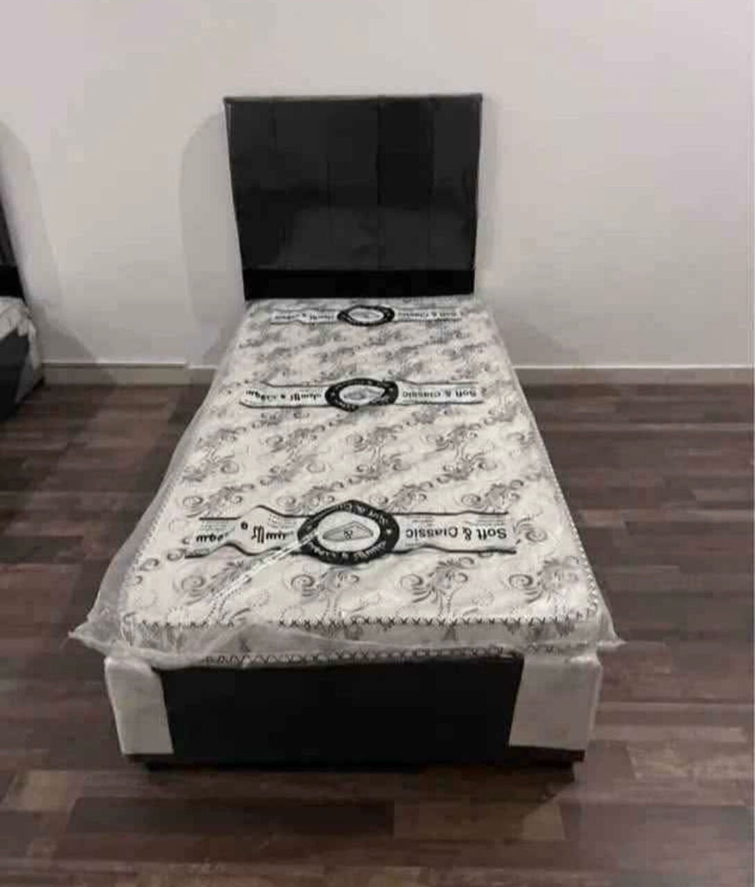 Jeddah, Furniture, SAR 5,  Single Bed And Mattress Available In Low Price