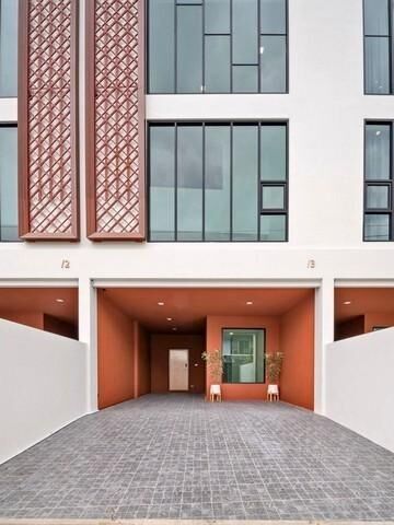 Bangkok, Villas, THB 50000,  21 Sq. Feet,  Home Office For Rent, 3.5 Floors, 225 Sq M, Soi Nakniwat 37, Near Central Eastville.