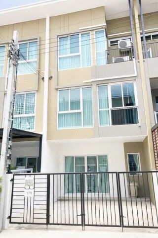 Bangkok, Villas, THB 27999,  25 Sq. Feet,  Ramintra Ring Road 450 M. 25 Sq M. 150 Sq M. Townhome For Rent, 3 Floors, 3 Bedrooms, 3