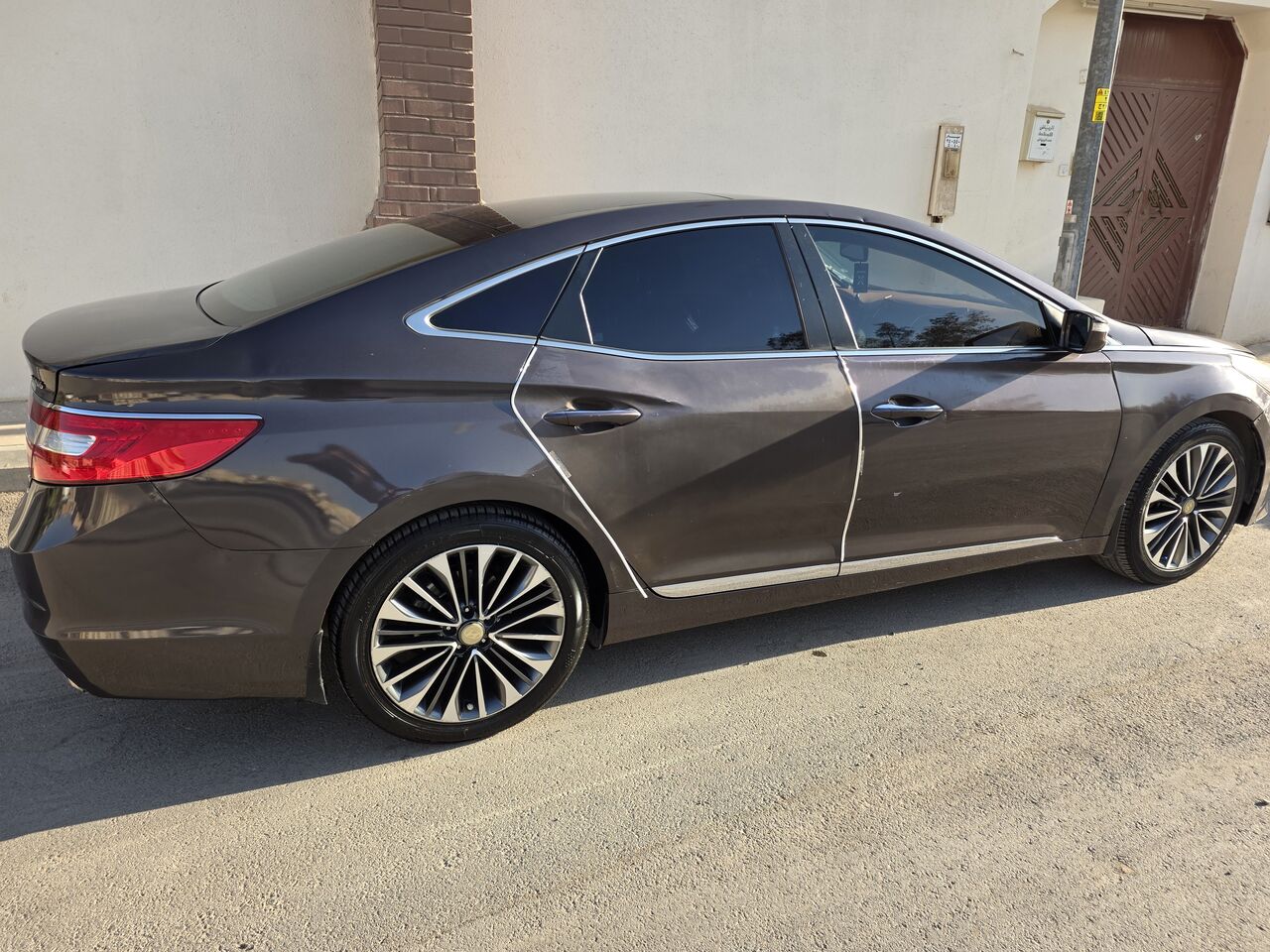 Riyadh, Vehicles, Cars & Trucks , SAR 23000,  Hyundai Azera,  2015,  Automatic,  219000 KM,    V6 Full Option &ndash; Luxury Sedan | Excellent Condition | Well Maintained |