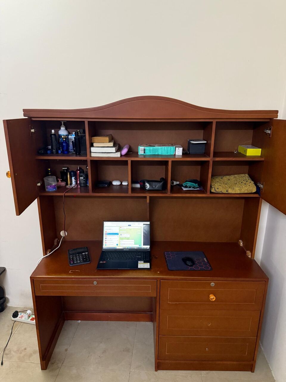Manama, Furniture, BHD 25,  ⚡ Urgent Sale ⚡ Premium Study Table - 1 Year Used Only 25BD (Slightly Negotiable)