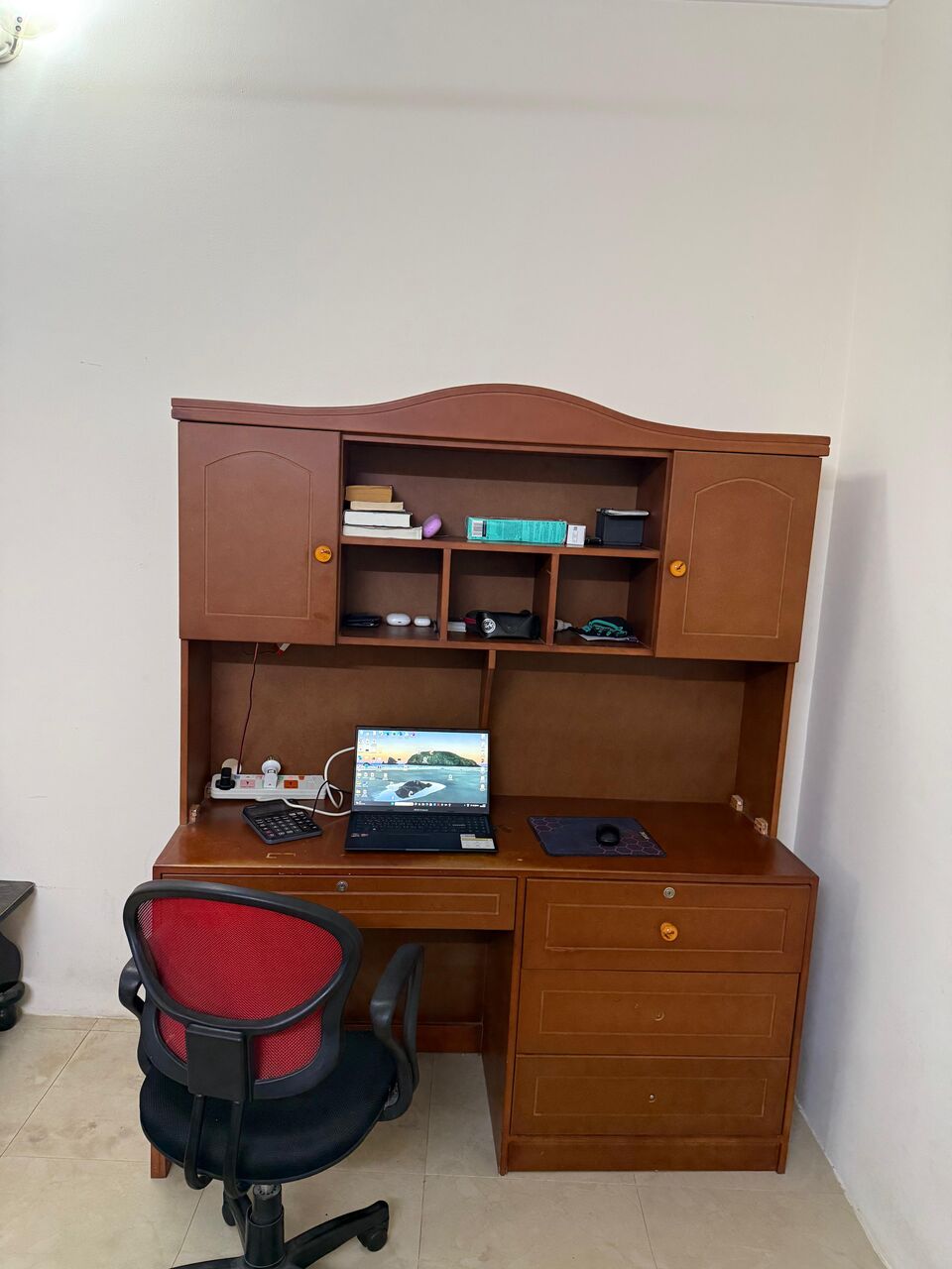 Manama, Furniture, BHD 25,  ⚡ Urgent Sale ⚡ Premium Study Table - 1 Year Used Only 25BD (Slightly Negotiable)