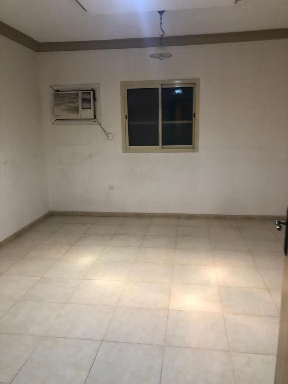 Al Rawdah, Apartments, Flats, Houses & Villas, SAR 35000/year,  3 BR,  Family Apartment With Lift Well Located With Big Size Rooms Kitchen AC Installed