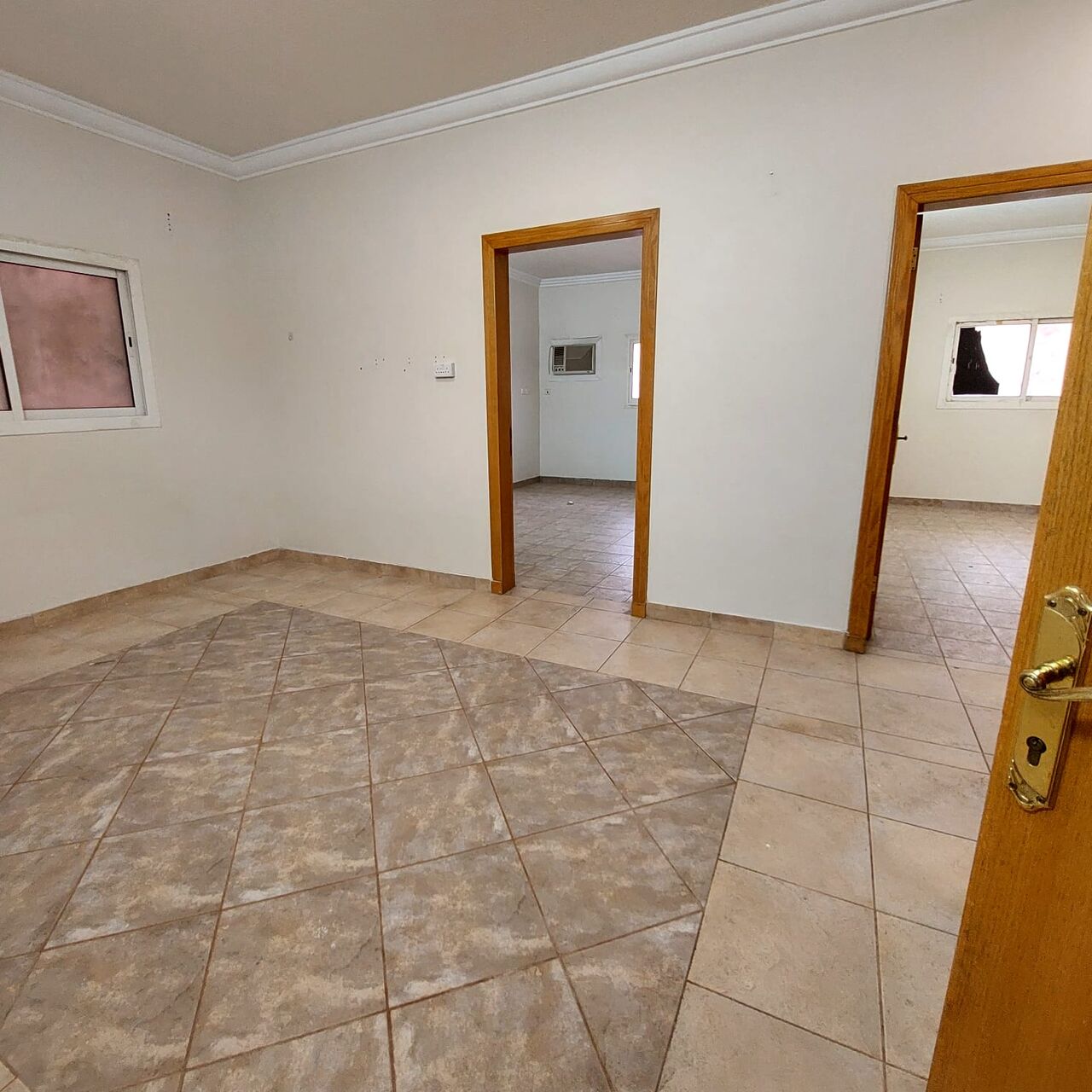 Al Rawdah, Apartments, Flats, Houses & Villas, SAR 33000/year,  3 BR,  Ground Floor Family Apartment With Large 3 Beadrooms 2bath AC Kitchen All Installed