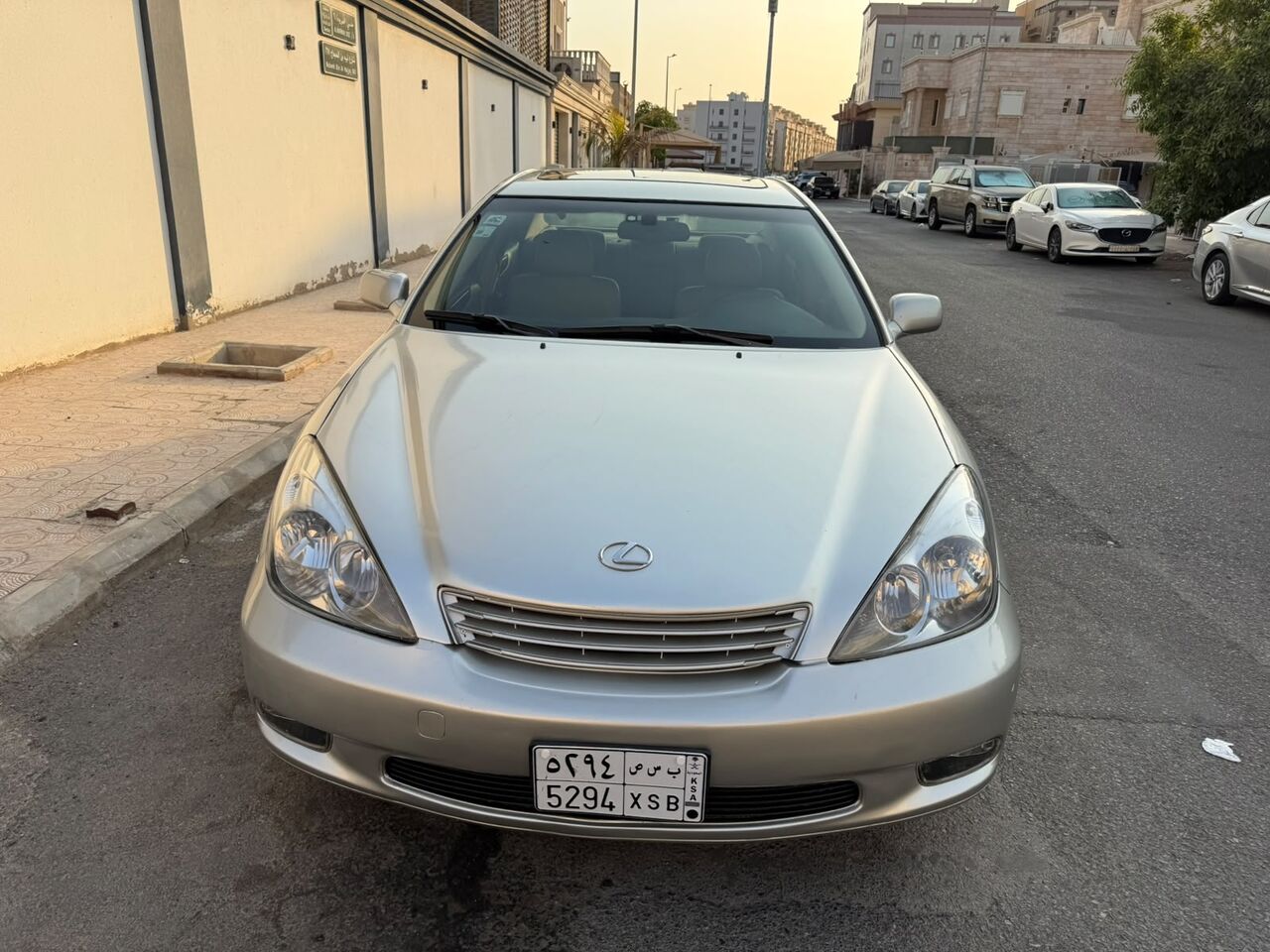 Jeddah, Vehicles, Cars & Trucks , SAR 16000,  Lexus ES,  2002,  Automatic,  600000 KM,  300 Six Cylinders Price Negotiable