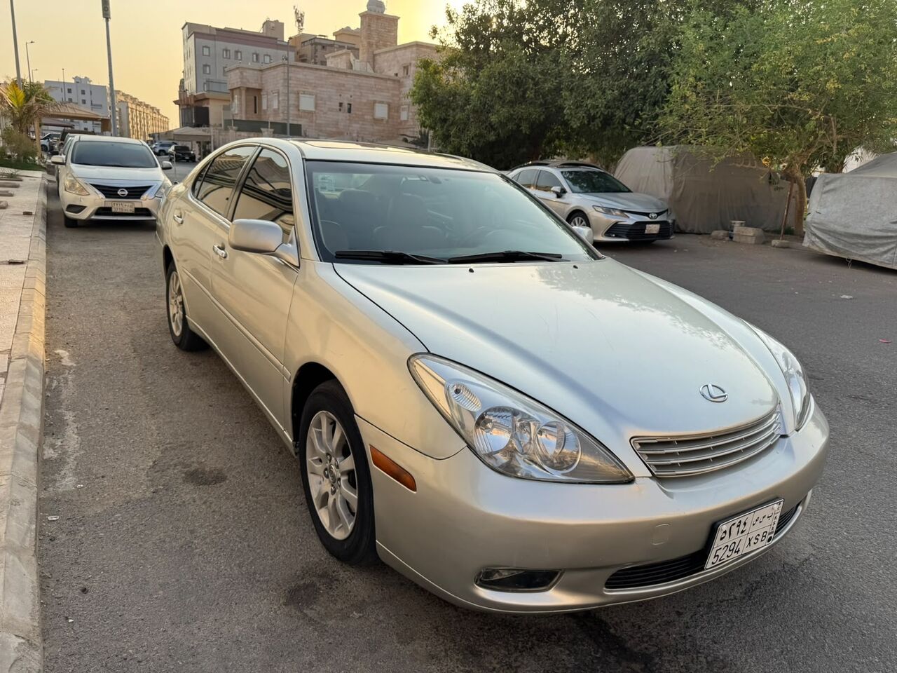 Jeddah, Vehicles, Cars & Trucks , SAR 16000,  Lexus ES,  2002,  Automatic,  600000 KM,  300 Six Cylinders Price Negotiable