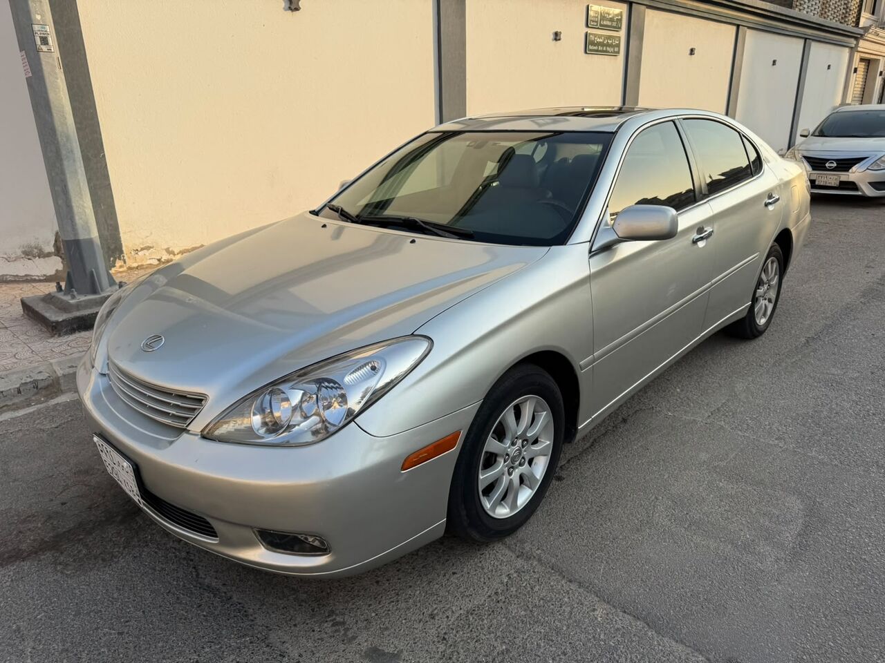 Jeddah, Vehicles, Cars & Trucks , SAR 16000,  Lexus ES,  2002,  Automatic,  600000 KM,  300 Six Cylinders Price Negotiable