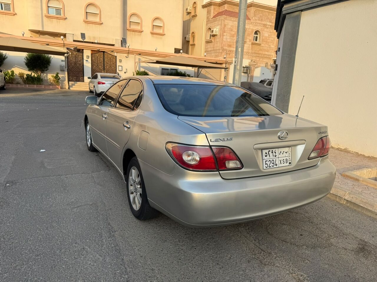 Jeddah, Vehicles, Cars & Trucks , SAR 16000,  Lexus ES,  2002,  Automatic,  600000 KM,  300 Six Cylinders Price Negotiable