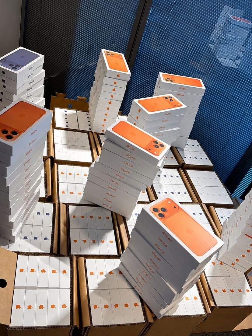Manchester, Mobile Phones, GBP 350,  PayPal, Bank Transfer, IPhone 17, IPhone 17 Pro, IPhone 16 Pro, Samsung S26 Ultra, PS5, So