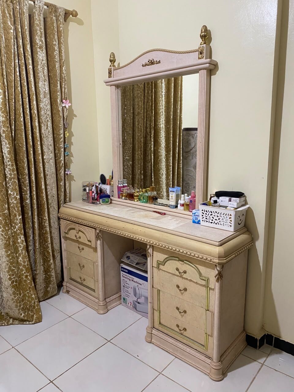 Jeddah, Household Items, SAR 600,  Bed Set For Sale With Mattress