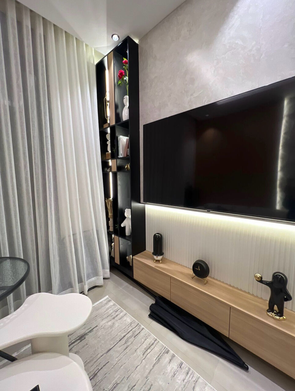 Riyadh, Apartments, Flats, Houses & Villas, SAR 120000/year,  2 BR,  Luxury Fully Furnished Ground-Floor Apartment With A Private Courtyard For Rent &ndash; Khawalid