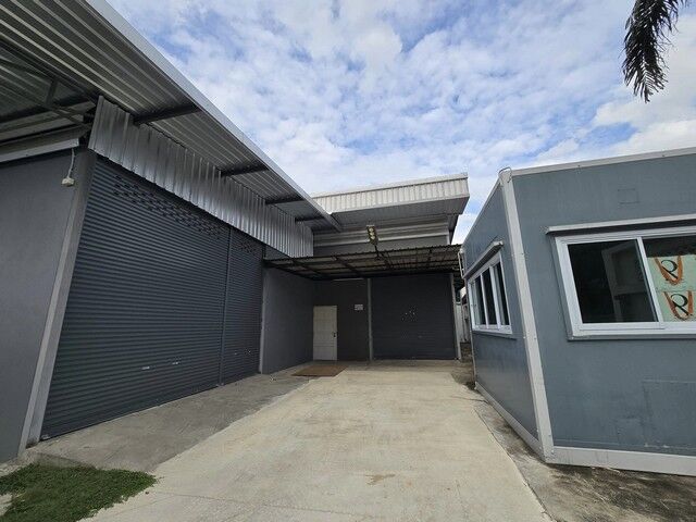Bangkok, Villas, THB 38000,  90 Sq. Feet,  Warehouse 230 Square Meters, 1 Office, 2 Bathrooms, Soi Thet Rachan 21, Wide Road In The