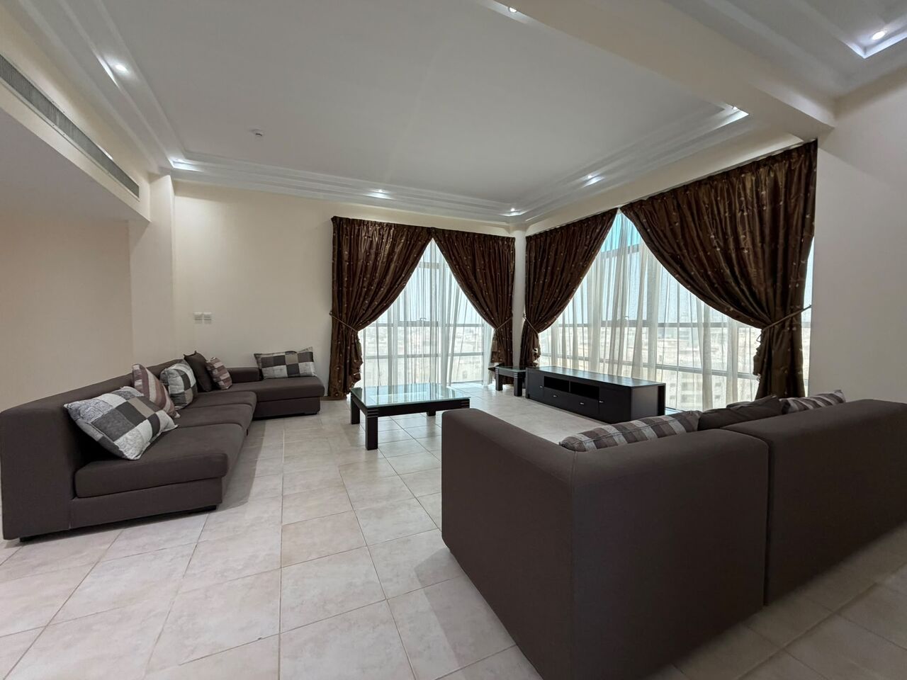 Mahooz, Apartments, Flats, Houses & Villas, BHD 700/month,  Furnished,  3 BR,  Apartment For Rent In Mahooz | Balcony