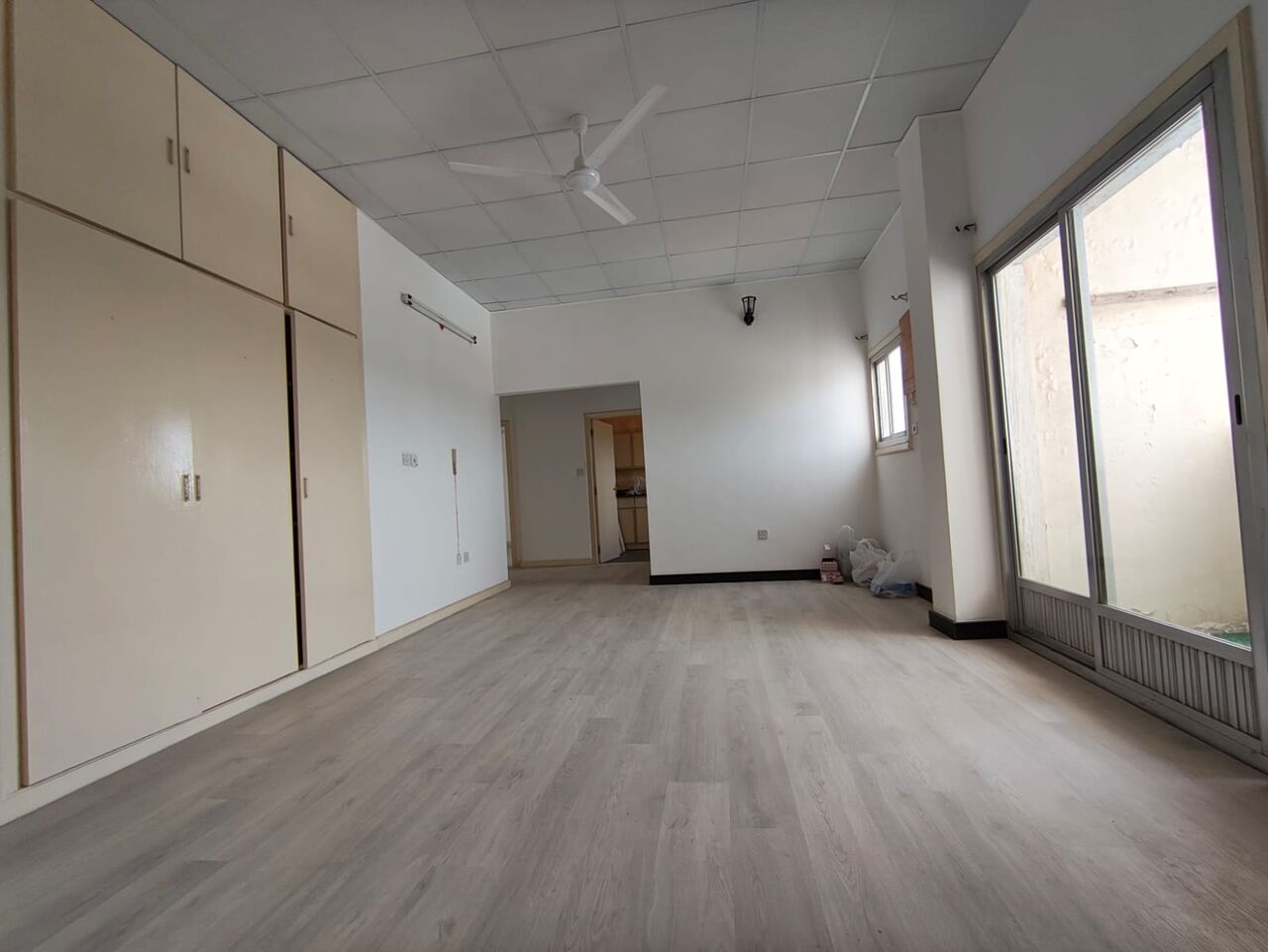 Manama, Apartments, Flats, Houses & Villas, BHD 190/year,  3 BR,  Khamis:- 3Bhk Unfurnished Flat On Rent..Ewa On Landlord Name..