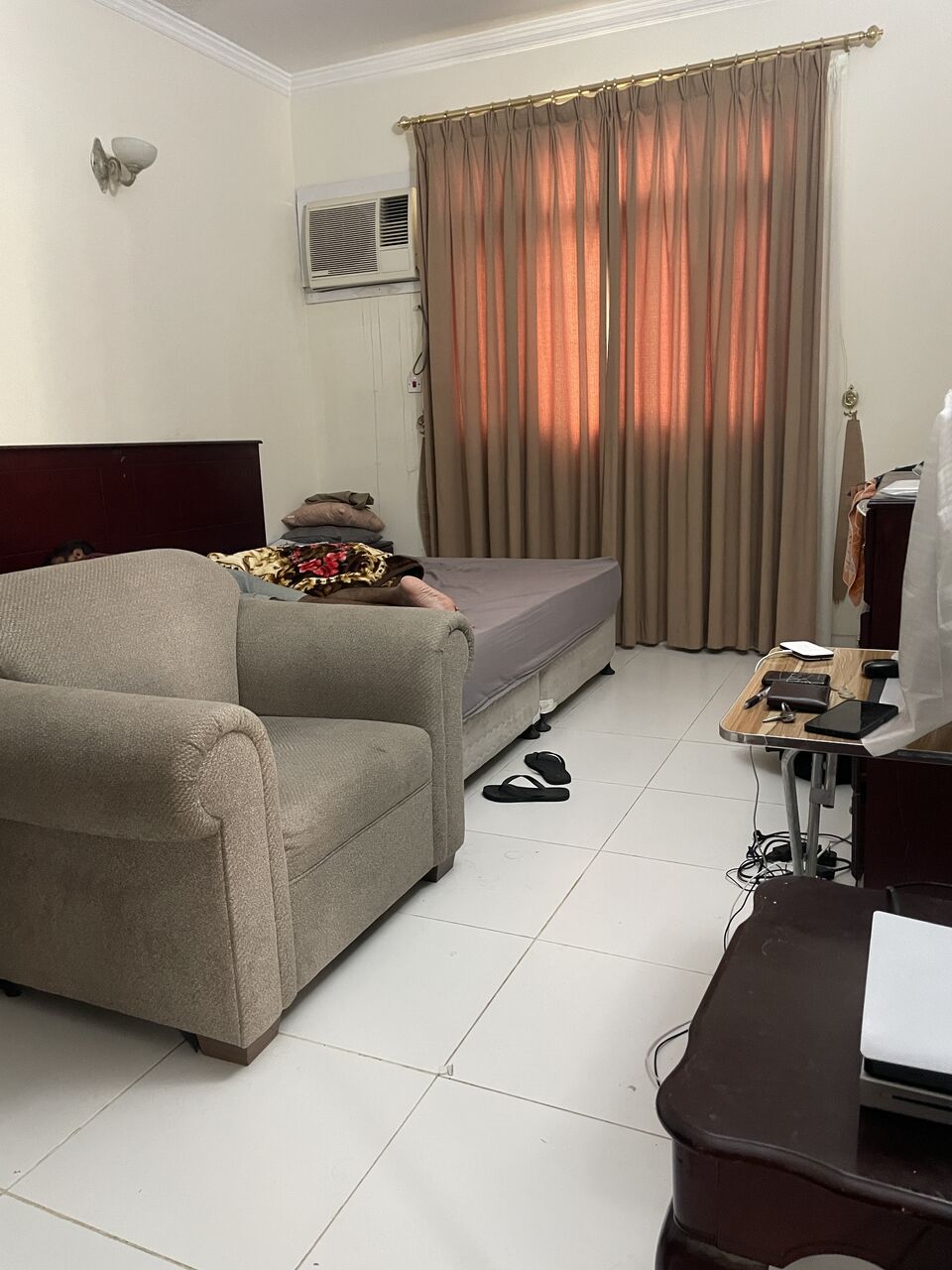 Adliya, Rooms for Rent, BHD 90/month,  Furnished,  Room/Bedpsace On Rent For Executive Bachelor In 1BHK Flat