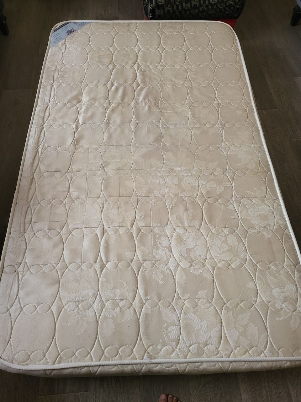 Riyadh, Free Items, Single Bed