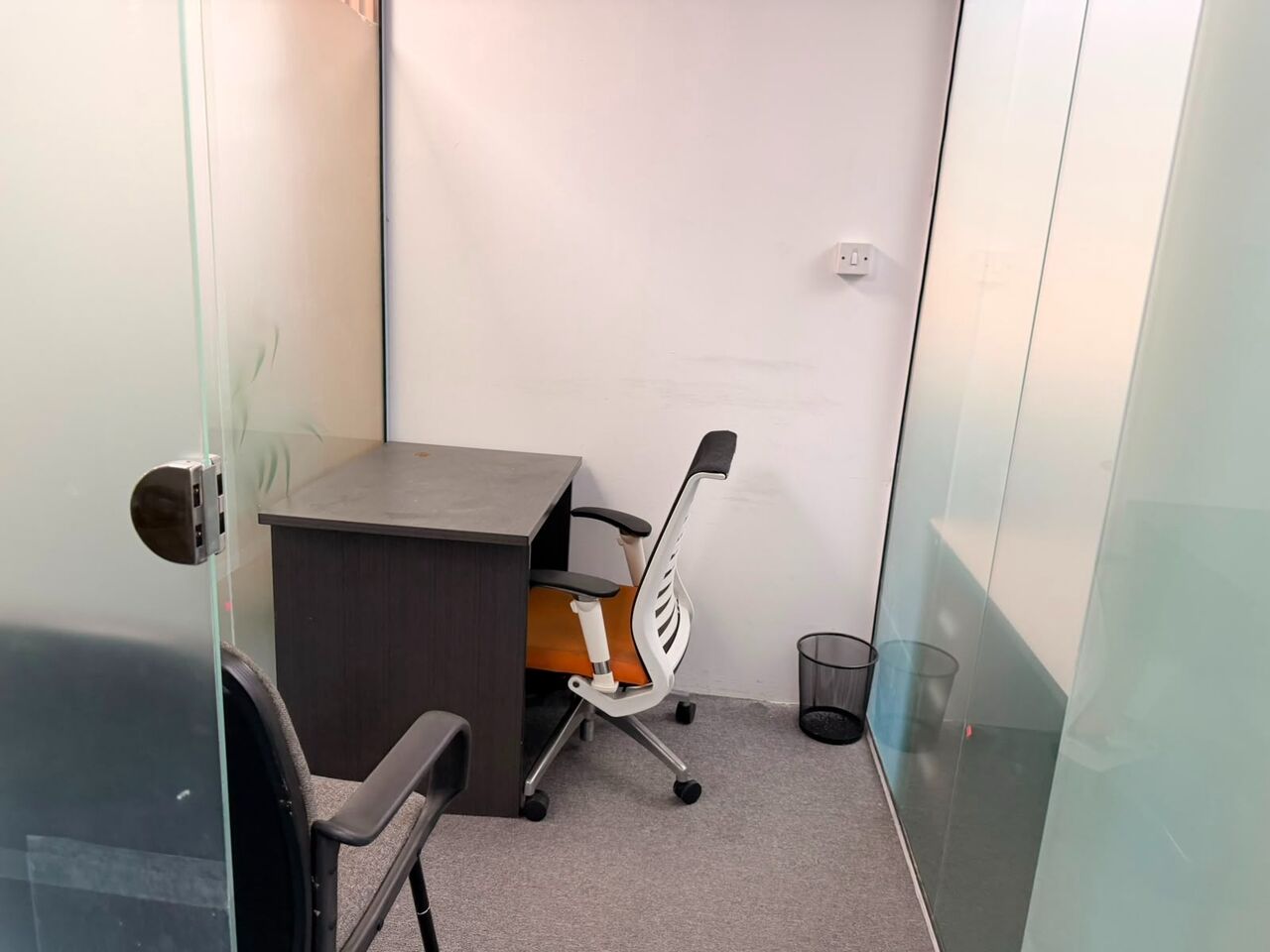 Deira, Offices, AED 10000,  5 Sq. Meter,  Furnished Office For Rent In Baniyas Near Metro &ndash; AED 10,000/Year