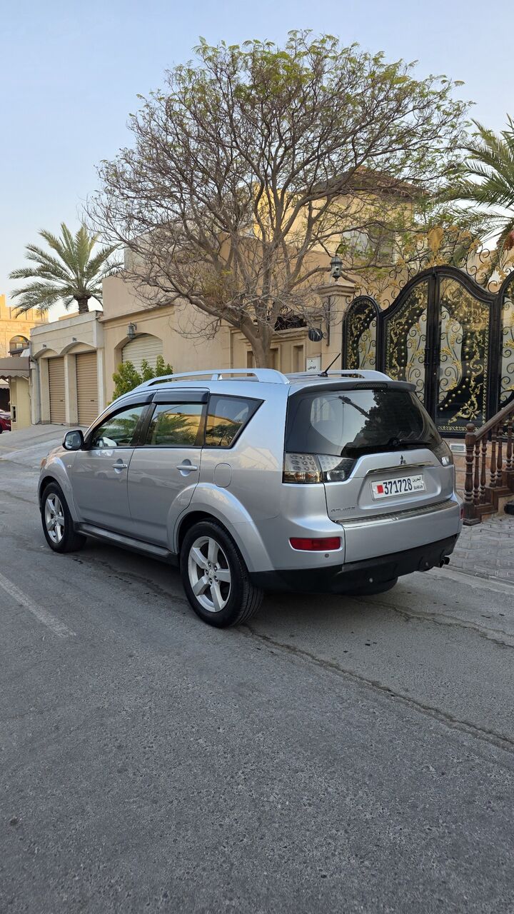 Manama, Vehicles, Cars & Trucks , BHD 1750,  Mitsubishi Outlander,  2009,  Automatic,  182 KM,
