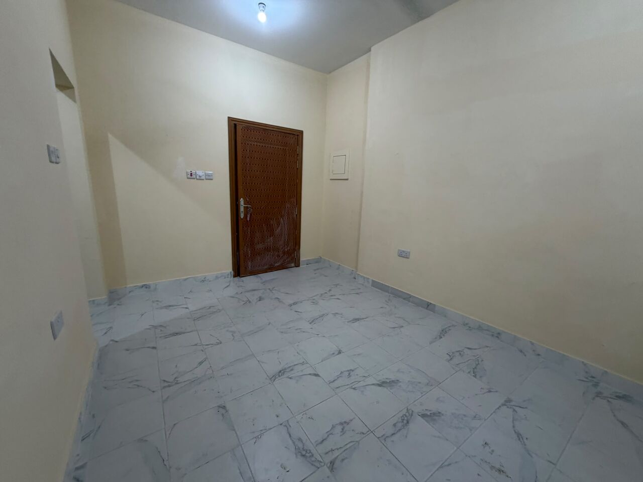 Manama, Apartments, Flats, Houses & Villas, BHD 140/month,  Studio,  Semi-Furnished Studio Apartment For Rent In Manama