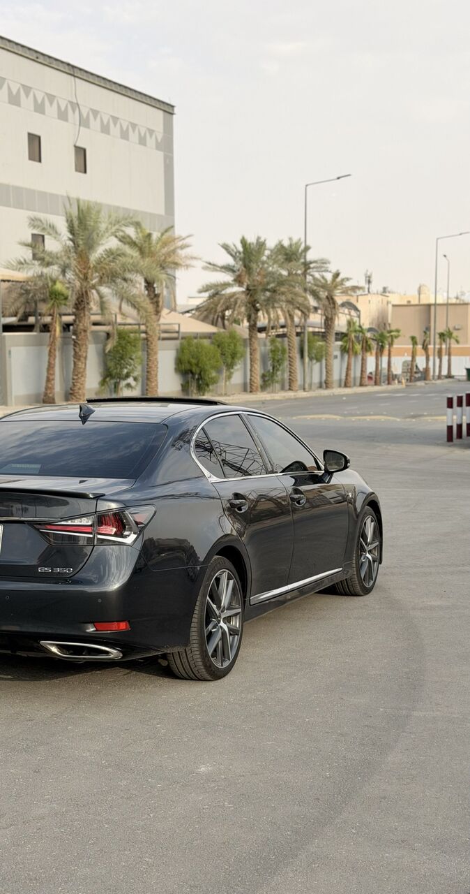 Riyadh, Vehicles, Cars & Trucks , SAR 125000,  Lexus GS 350,  2017,  Automatic,  98000 KM,   F SPORT  | Full Option | Low Mileage