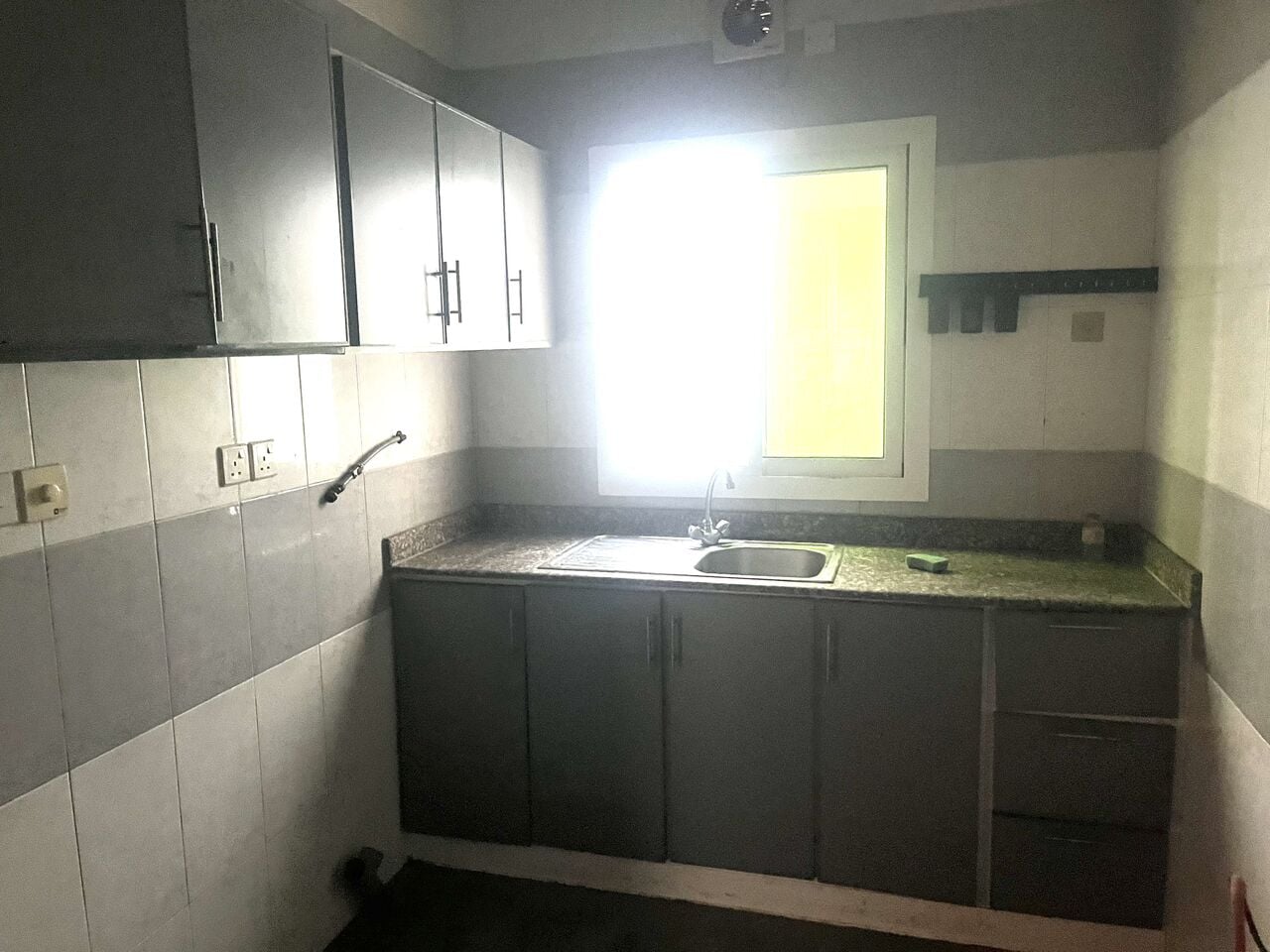 Budaiya, Rooms for Rent, BHD 100/month,  SHARING 1 BR 1 BATHROOM ( WITH EWA ) FOR EXECUTIVE BACHELOR / WORKING COUPLE  ✅