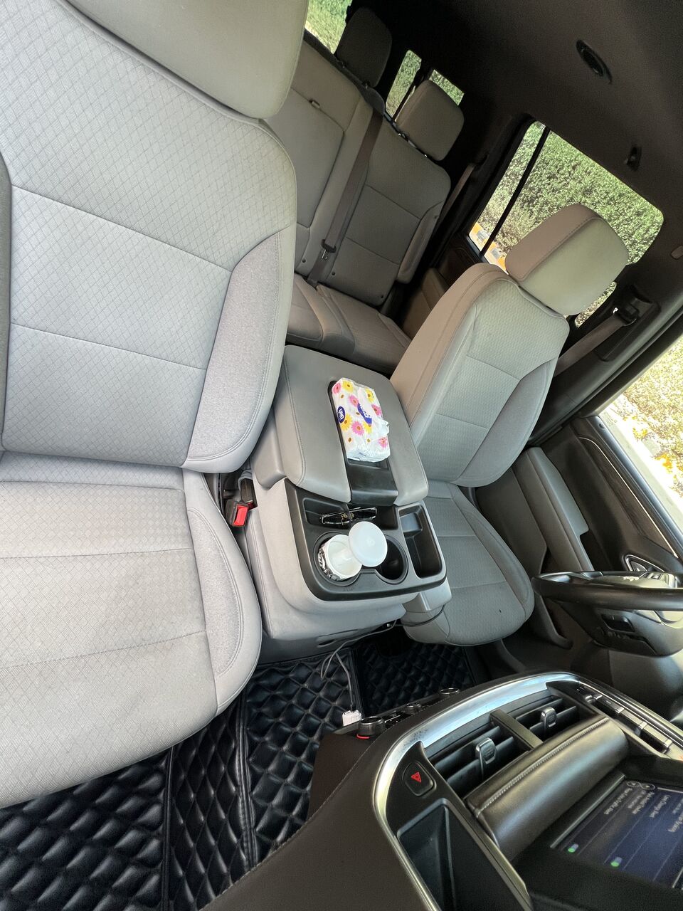 Riyadh, Vehicles, Cars & Trucks , SAR 124500,  Chevrolet Suburban LS,  2023,  Automatic,  168500 KM,  Suburban  For Sale