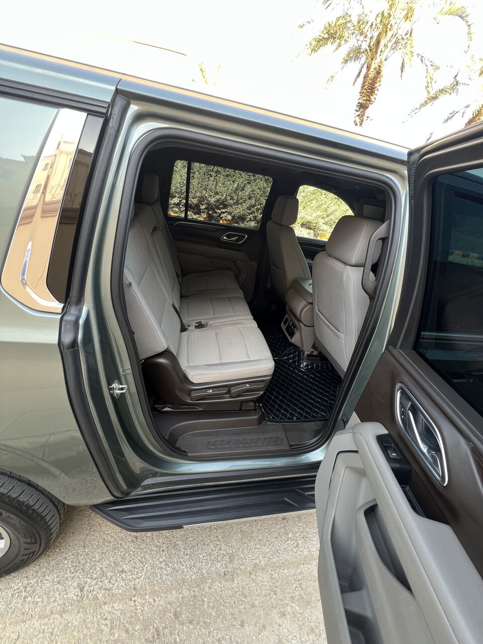 Riyadh, Vehicles, Cars & Trucks , SAR 124500,  Chevrolet Suburban LS,  2023,  Automatic,  168500 KM,  Suburban  For Sale