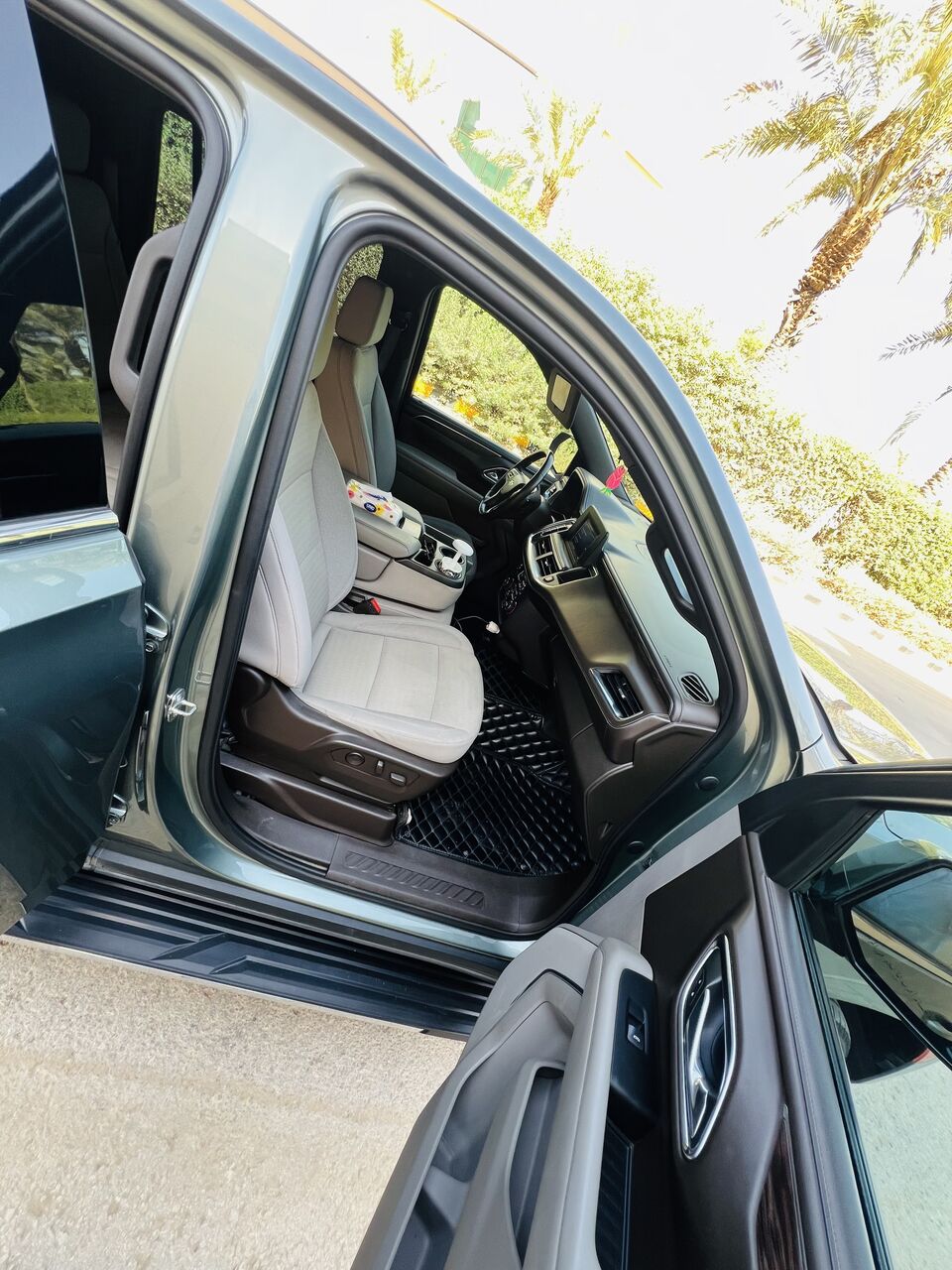 Riyadh, Vehicles, Cars & Trucks , SAR 124500,  Chevrolet Suburban LS,  2023,  Automatic,  168500 KM,  Suburban  For Sale