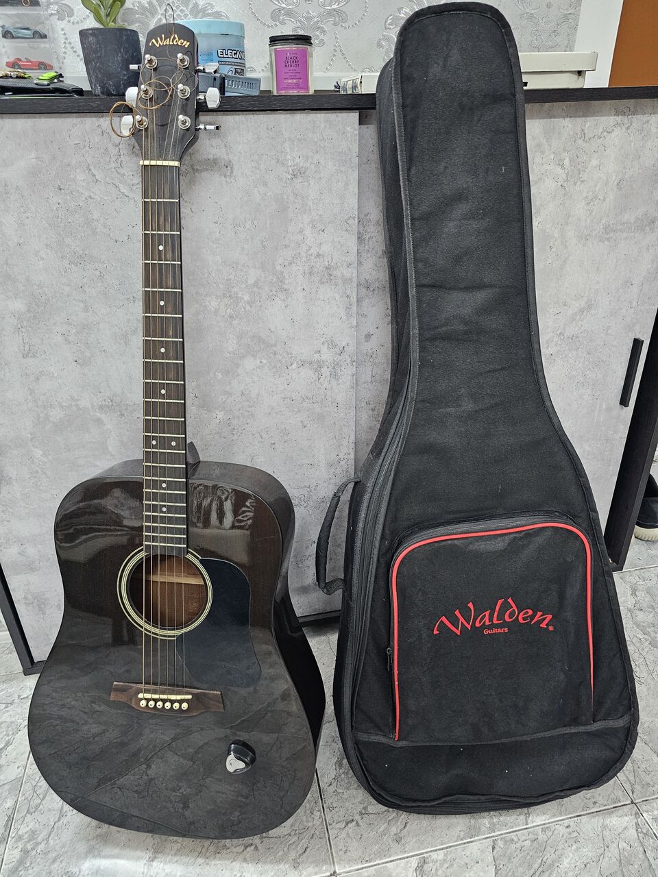 Sitra, Musical Instruments, BHD 70,  Walden D351SB Acoustic Guitar With Original Gig Bag - Sunburst