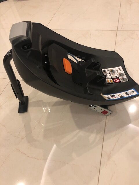 Juffair, Baby & Kid Stuff, BHD 45,  Mamas & Papas- Pram+Baby Car Seat+ISO Fix