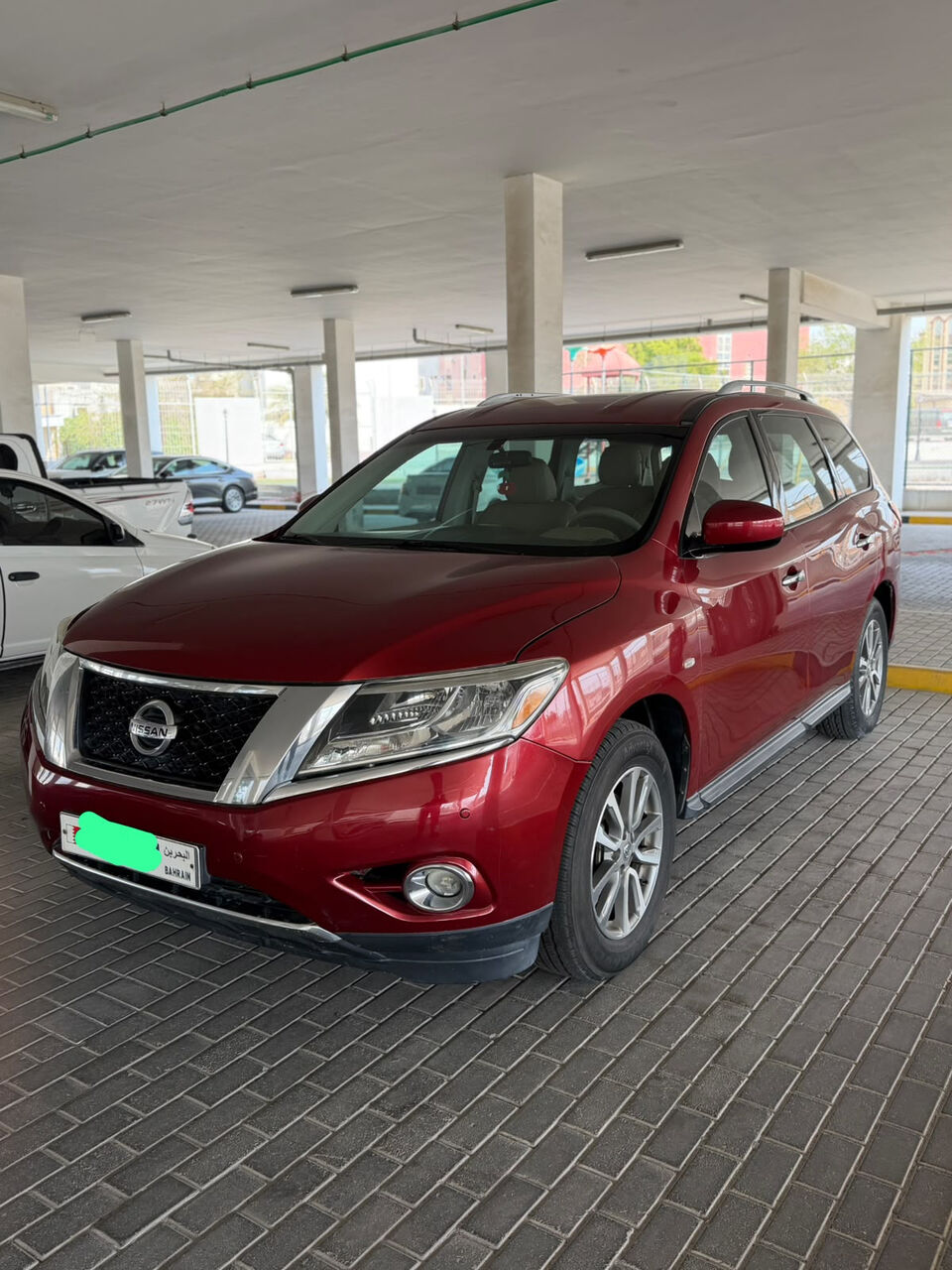 Manama, Vehicles, Cars & Trucks , BHD 2500,  Nissan Pathfinder,  2014,  Automatic,  190 KM,    4WD Urgent Salw