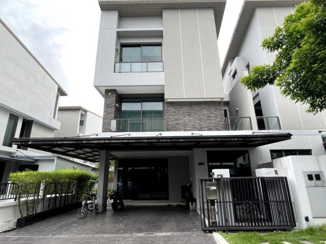 Bangkok, Real Estate For Sale, THB 17900000,  3 BR,  37 Sq. Feet,  For Sale, 3-story Semi-detached House, Klang Muang Village, Classe Ekamai-Ramindra.