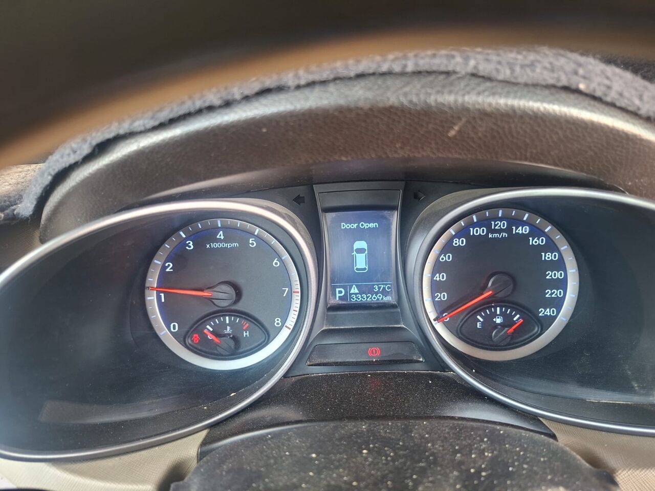 Jeddah, Vehicles, Cars & Trucks , SAR 26000,  Hyundai Santa Fe,  2015,  Automatic,  333270 KM,  Hyundai Santafe -  - Good Condition
